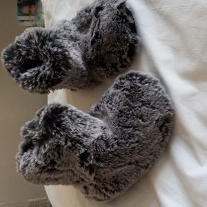 Faux far ankle booties slippers in black&white size XL 11-12) girls
